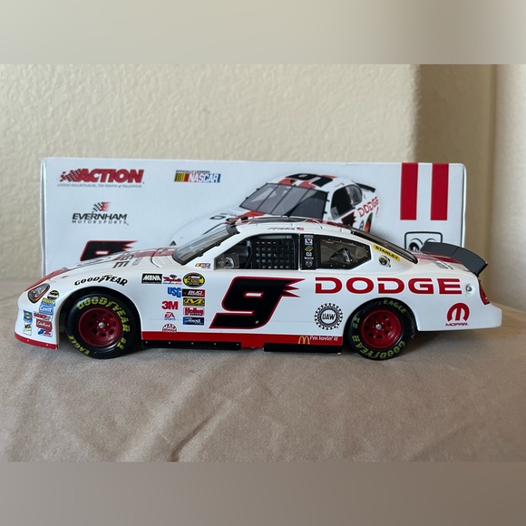 Nascar Other - NASCAR Kasey Kahne #9 Dodge Dealers Reverse Pit Cap Diecast